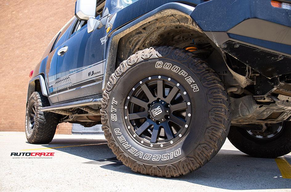 TOYOTA FJ CRUISER HEIST SATIN BLACK